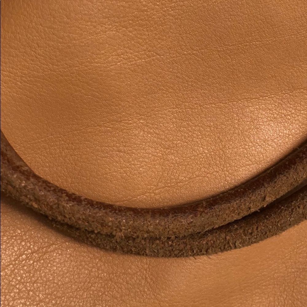Tod’s camel leather shoulder bag - Picture 8 of 8
